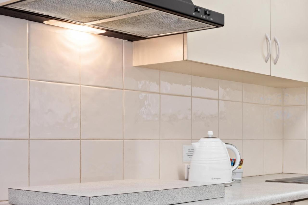 أدليد Taft Apartments المظهر الخارجي الصورة